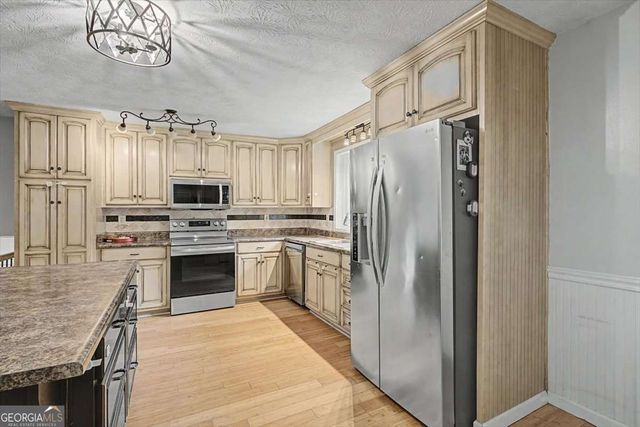 576 Cross Plains Road, Carrollton, GA 30116