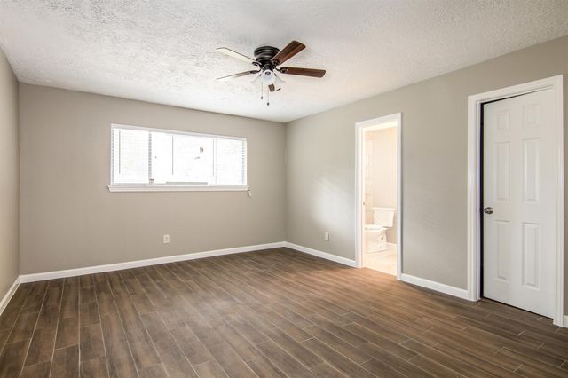 4327 Lucian Lane, Friendswood, TX 77546