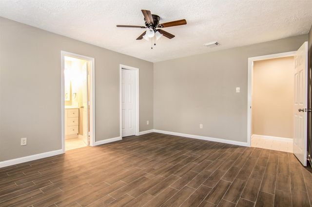 4327 Lucian Lane, Friendswood, TX 77546