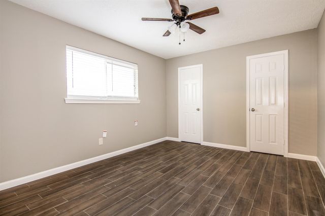 4327 Lucian Lane, Friendswood, TX 77546