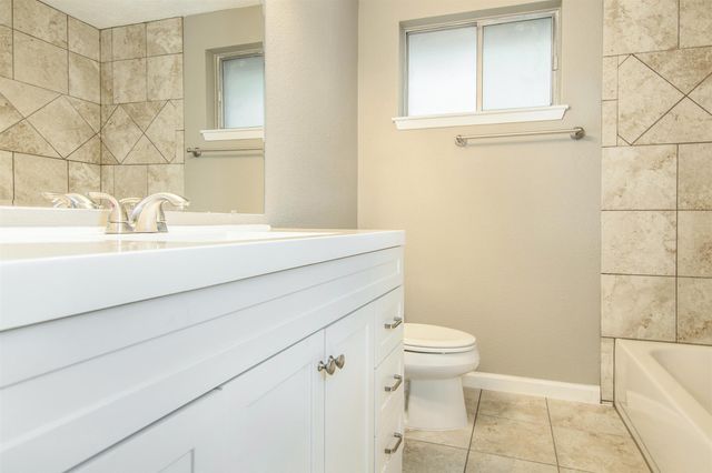 4327 Lucian Lane, Friendswood, TX 77546