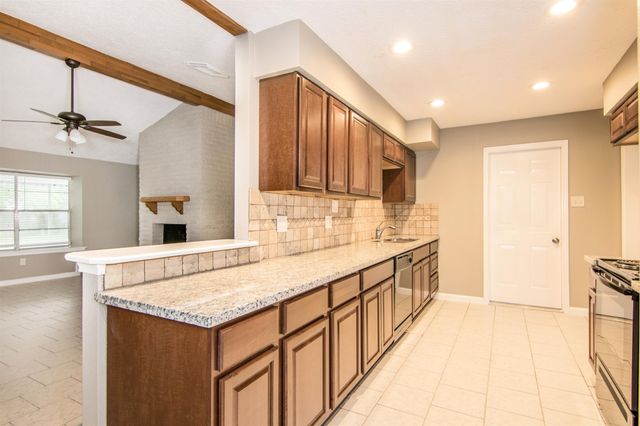 4327 Lucian Lane, Friendswood, TX 77546