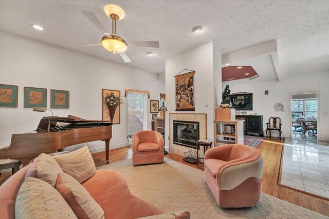 1280 Longview RD, Roanoke, VA 24018