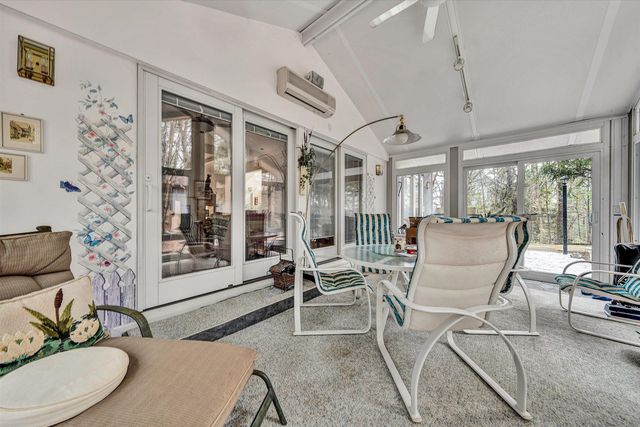 1280 Longview RD, Roanoke, VA 24018