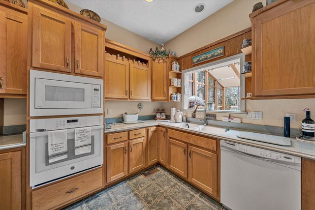 1280 Longview RD, Roanoke, VA 24018