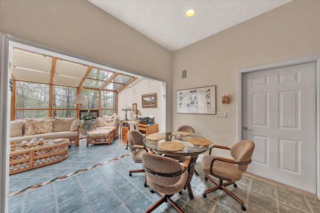 1280 Longview RD, Roanoke, VA 24018