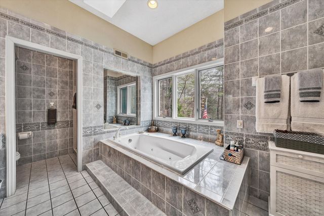 1280 Longview RD, Roanoke, VA 24018