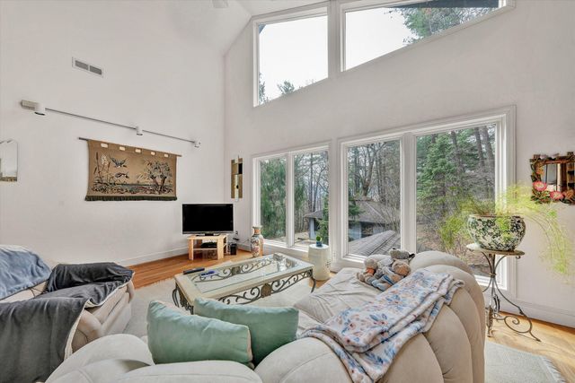 1280 Longview RD, Roanoke, VA 24018