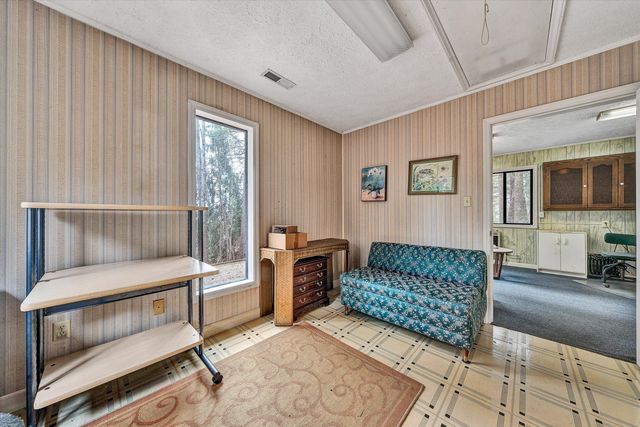 1280 Longview RD, Roanoke, VA 24018