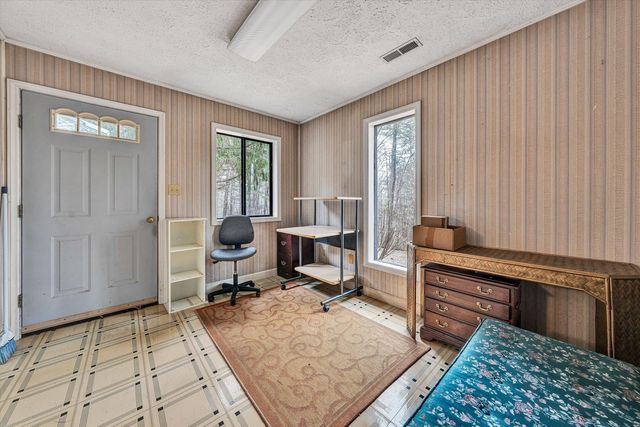 1280 Longview RD, Roanoke, VA 24018