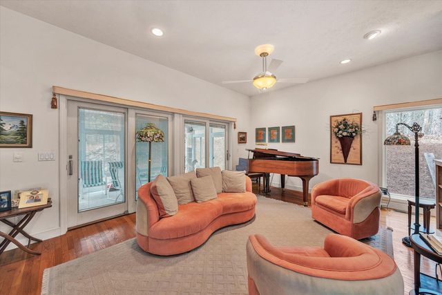 1280 Longview RD, Roanoke, VA 24018