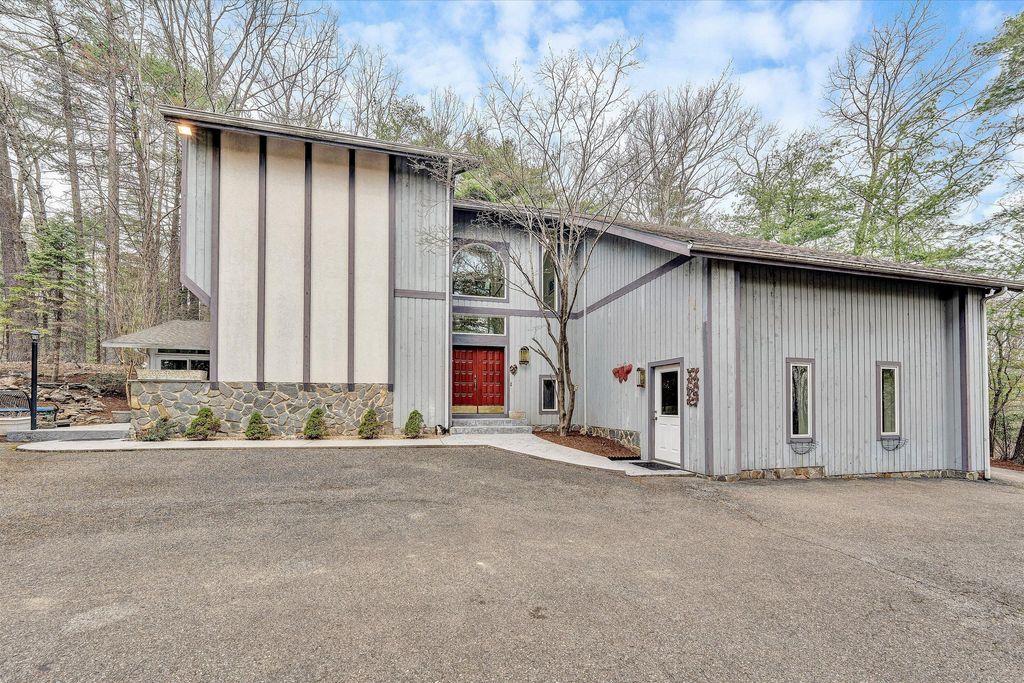 1280 Longview RD, Roanoke, VA 24018