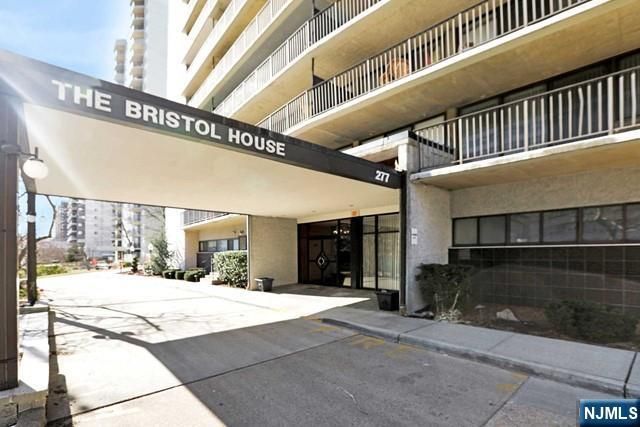 277 Prospect Avenue 7H, Hackensack, NJ 07601