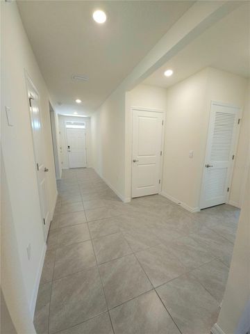 296 HICKORY COURSE TRAIL, Ocala, FL 34472