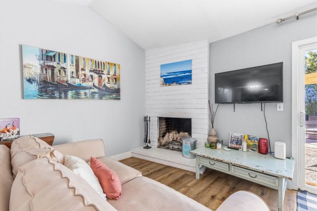 3060 Great Falls Way, Sacramento, CA 95826