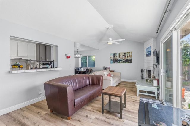 3060 Great Falls Way, Sacramento, CA 95826