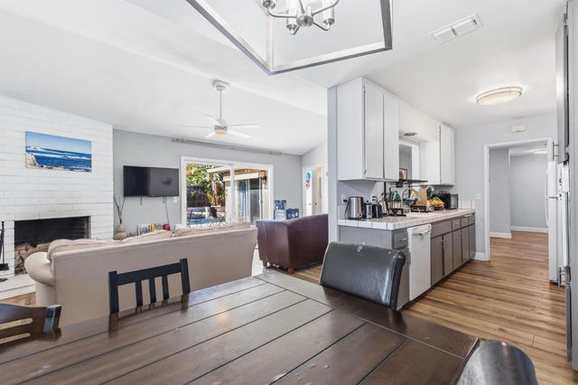 3060 Great Falls Way, Sacramento, CA 95826
