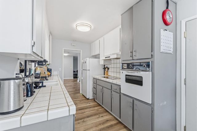 3060 Great Falls Way, Sacramento, CA 95826
