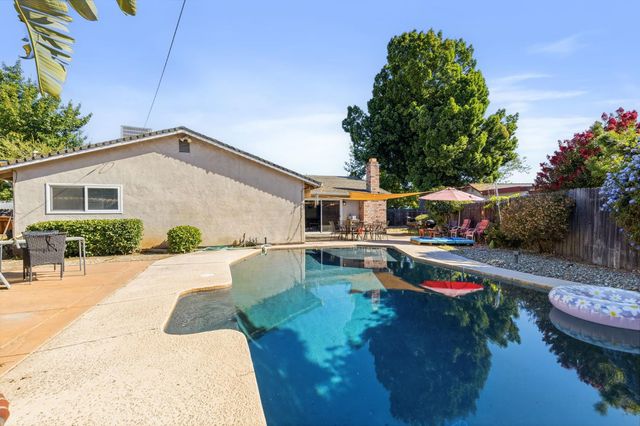 3060 Great Falls Way, Sacramento, CA 95826