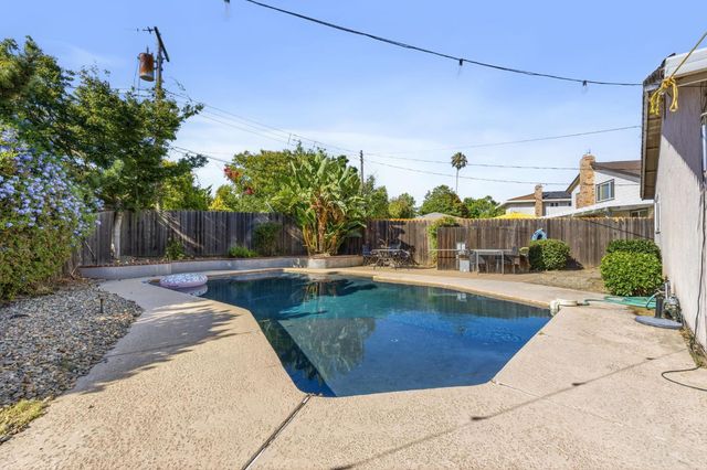 3060 Great Falls Way, Sacramento, CA 95826