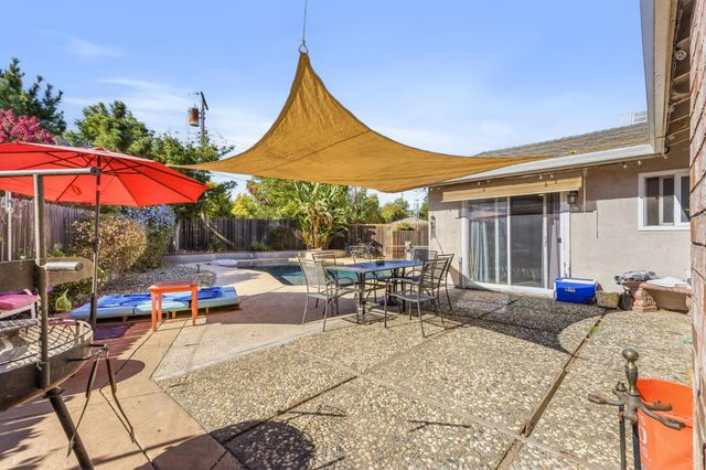 3060 Great Falls Way, Sacramento, CA 95826