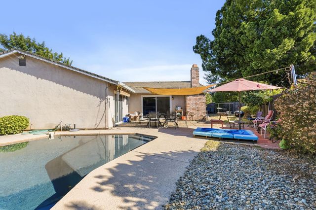 3060 Great Falls Way, Sacramento, CA 95826