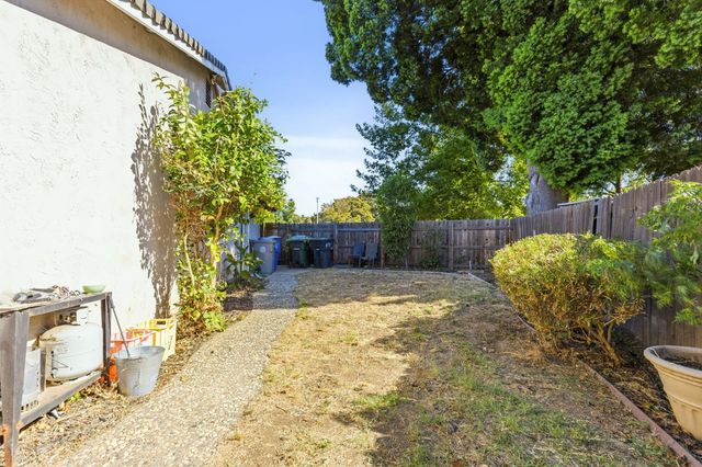 3060 Great Falls Way, Sacramento, CA 95826