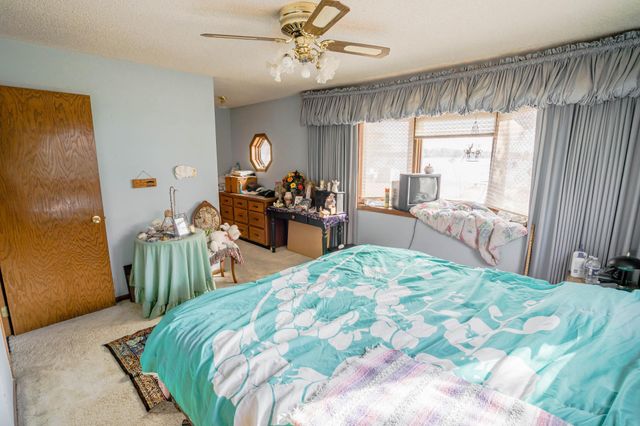 9225 Lake Boulevard, Chisago City, MN 55013