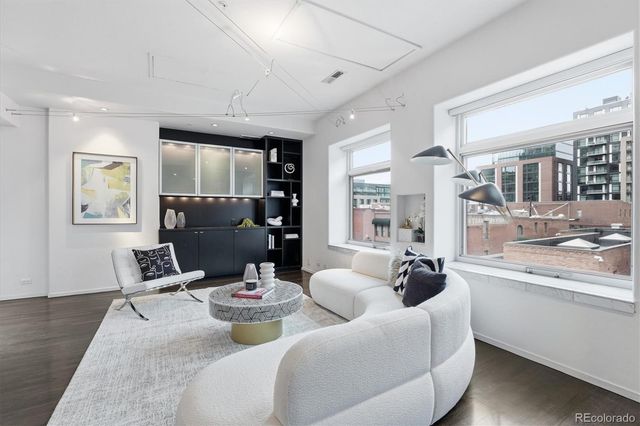 1940 Blake Street 300, Denver, CO 80202