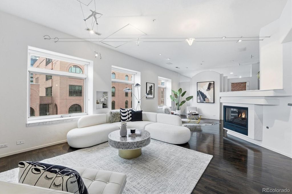 1940 Blake Street 300, Denver, CO 80202