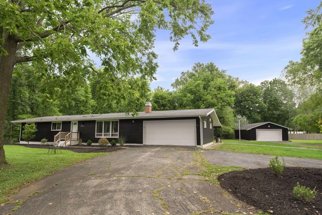 15871 Lakeside Road, Union Pier, MI 49129