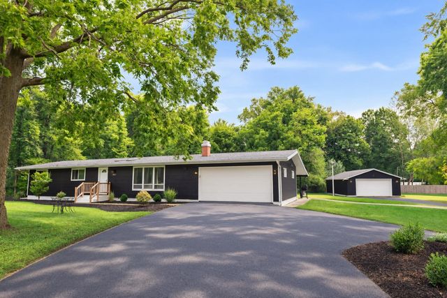 15871 Lakeside Road, Union Pier, MI 49129