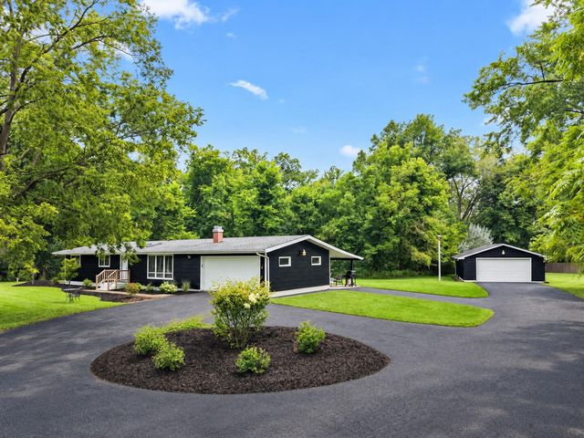 15871 Lakeside Road, Union Pier, MI 49129