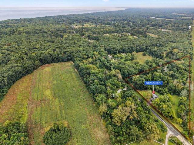 15871 Lakeside Road, Union Pier, MI 49129