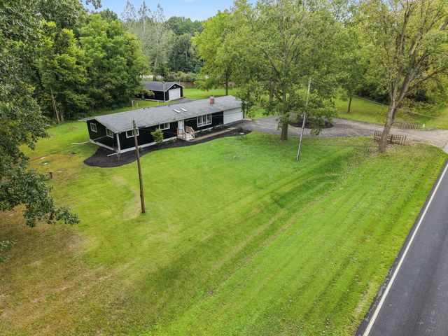 15871 Lakeside Road, Union Pier, MI 49129