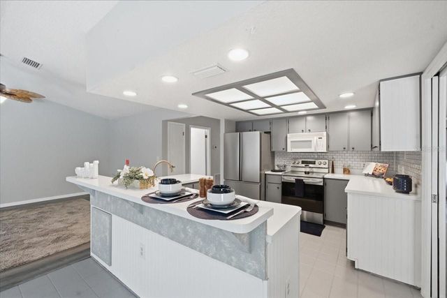 8370 WINDRIDGE WAY, Weeki Wachee, FL 34613