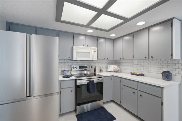 8370 WINDRIDGE WAY, Weeki Wachee, FL 34613