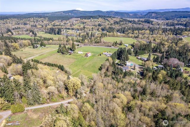 100 Magpie Drive, Castle Rock, WA 98611