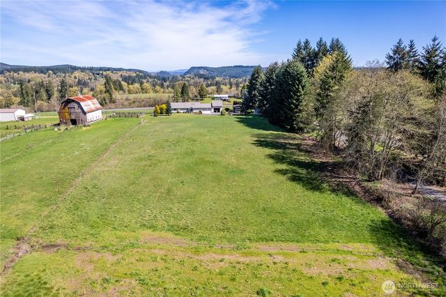 100 Magpie Drive, Castle Rock, WA 98611
