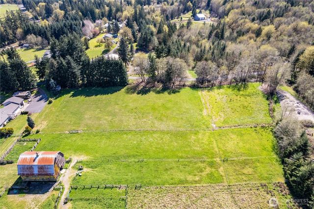 100 Magpie Drive, Castle Rock, WA 98611