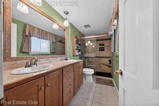 1450 Dreon Drive, Clawson, MI 48017