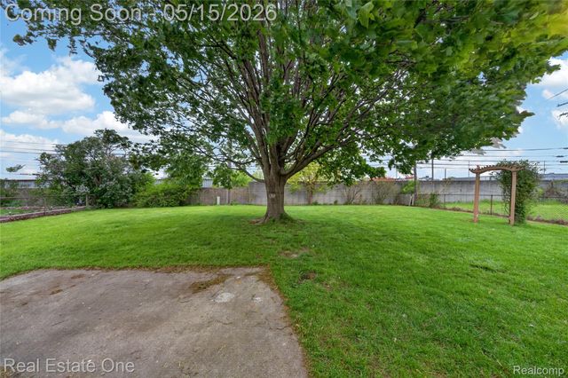 1450 Dreon Drive, Clawson, MI 48017