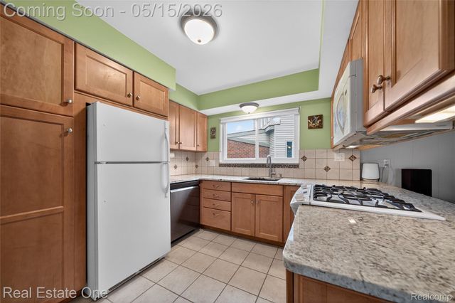 1450 Dreon Drive, Clawson, MI 48017