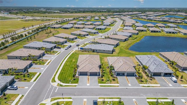 5422 CRYSTAL HARBOR COVE, Bradenton, FL 34211
