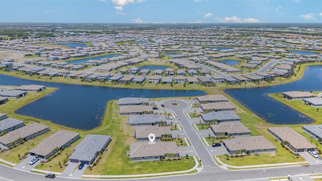 5422 CRYSTAL HARBOR COVE, Bradenton, FL 34211