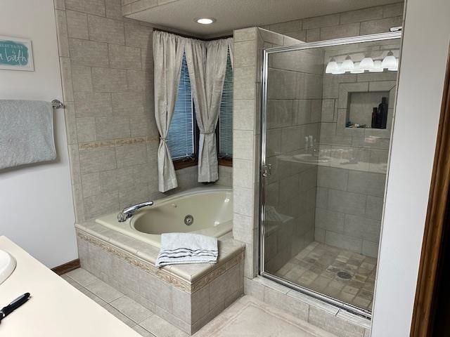 1334 N Coachhouse, Wichita, KS 67235