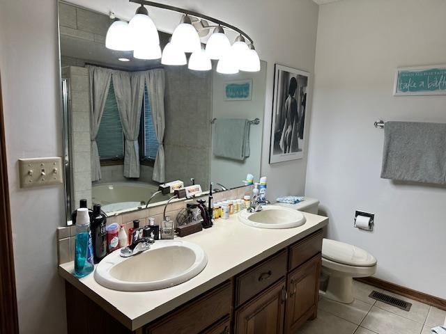 1334 N Coachhouse, Wichita, KS 67235