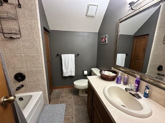 1334 N Coachhouse, Wichita, KS 67235