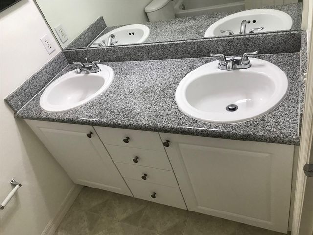 7635 PLANTATION CIRCLE 7635, Bradenton, FL 34201