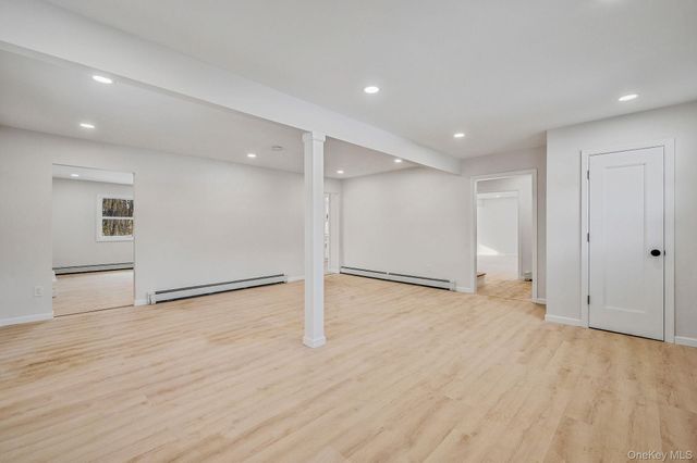 15 Terry Court, North Babylon, NY 11703